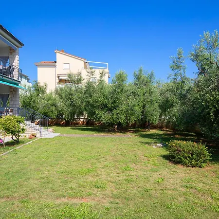 Olive Garden - A2 First Floor - Mpolo Apartman