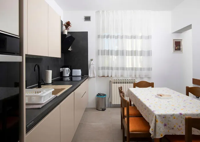 Olive Garden - A2 First Floor - Mpolo 아파트 *